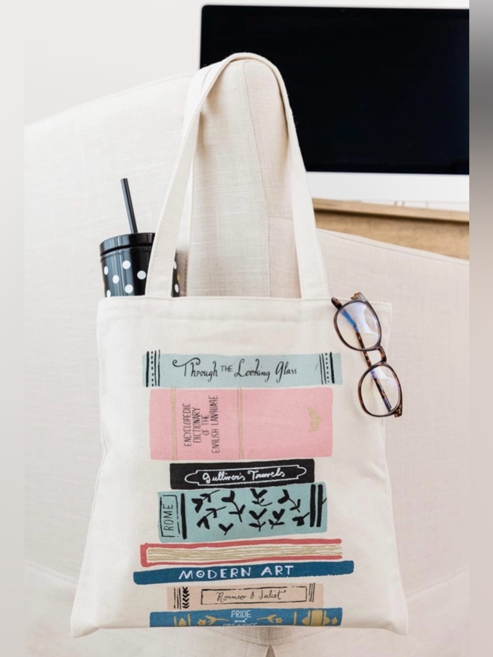❌SOLD❌ kate spade Cream Canvas Tote with Pink and Blue Book Stack Print - Picture 4 of 10